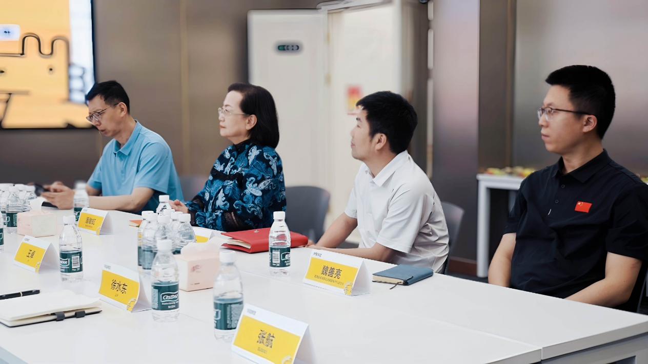 简讯 | 黄浦区体育局领导莅临中田健身集团调研指导